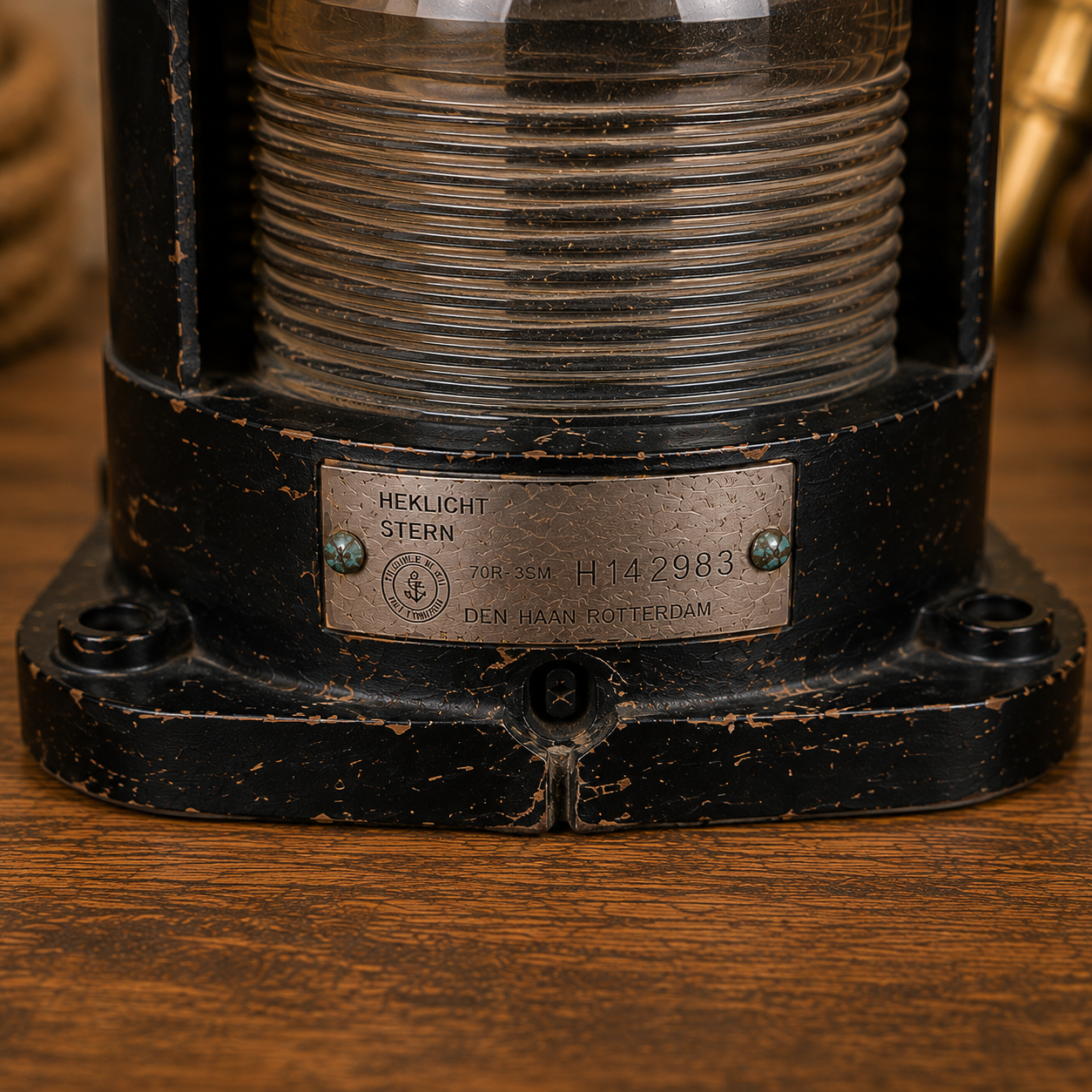 Den Haan Rotterdam manufacturer plate close-up: Heklicht Stern 70R-3SM H142983